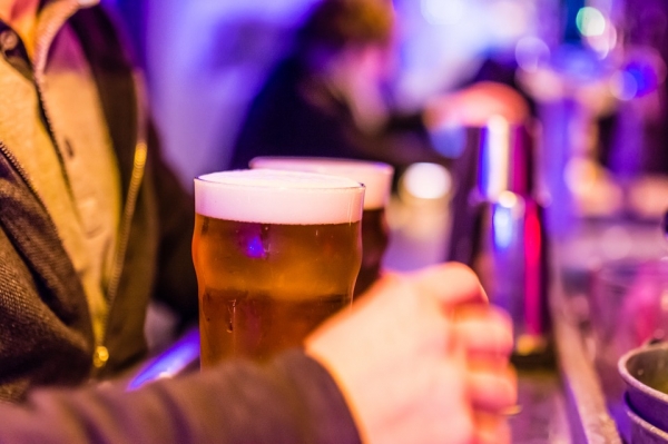 Александр Рассудов о запрете продажи алкоголя  в кафе и барах на первых этажах жилых домов:  &laquo;Тотальный запрет ударит по добросовестным предпринимателям, но не решит проблему&raquo;